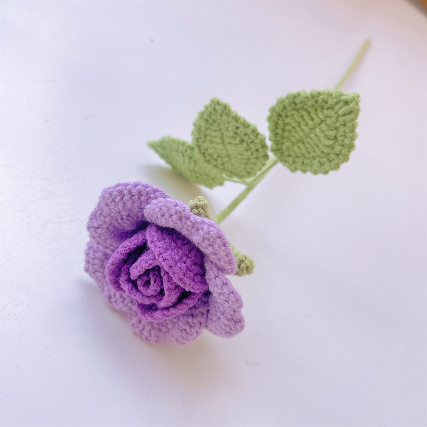 Rose Garden Delight : roses au crochet fabriquées à la main pour une charmante décoration d'intérieur