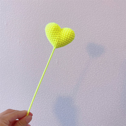 Amour sincère : piquet en forme de cœur au crochet fabriqué à la main pour une décoration de jardin et un cadeau significatifs