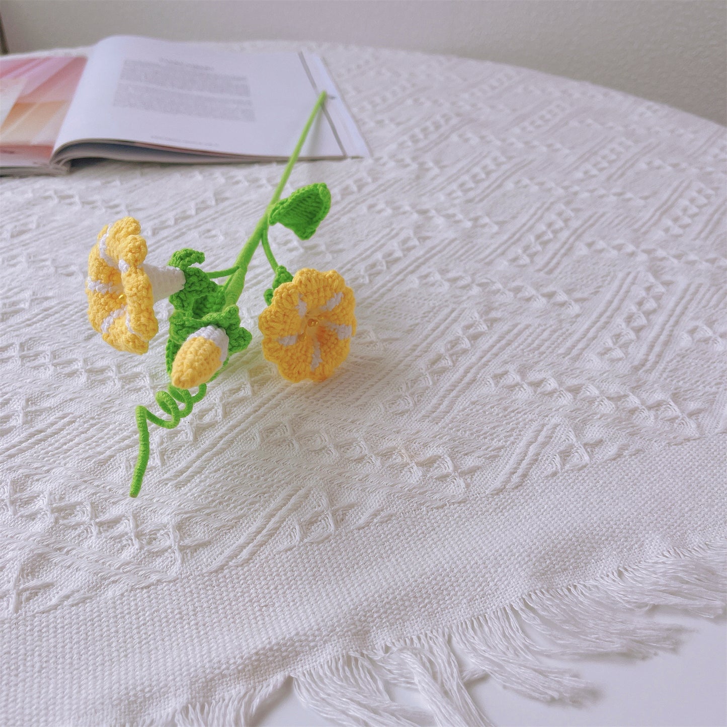 Morning Glory Dream : Piquet de gloire du matin au crochet fabriqué à la main pour un décor de jardin fantaisiste
