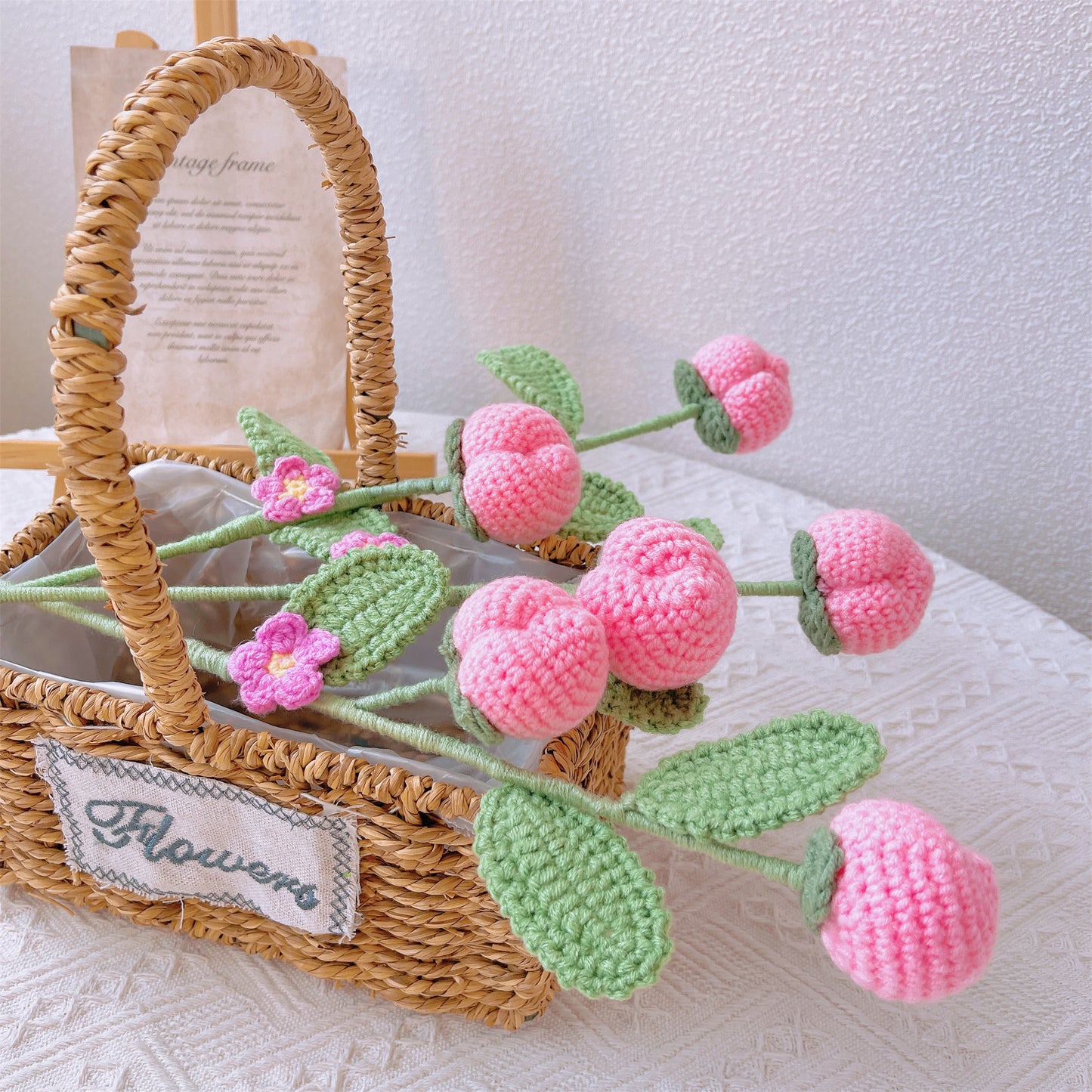 Fleur de pêcher douce : piquet de pêche au crochet fabriqué à la main pour un délicieux décor de jardin et un cadeau significatif