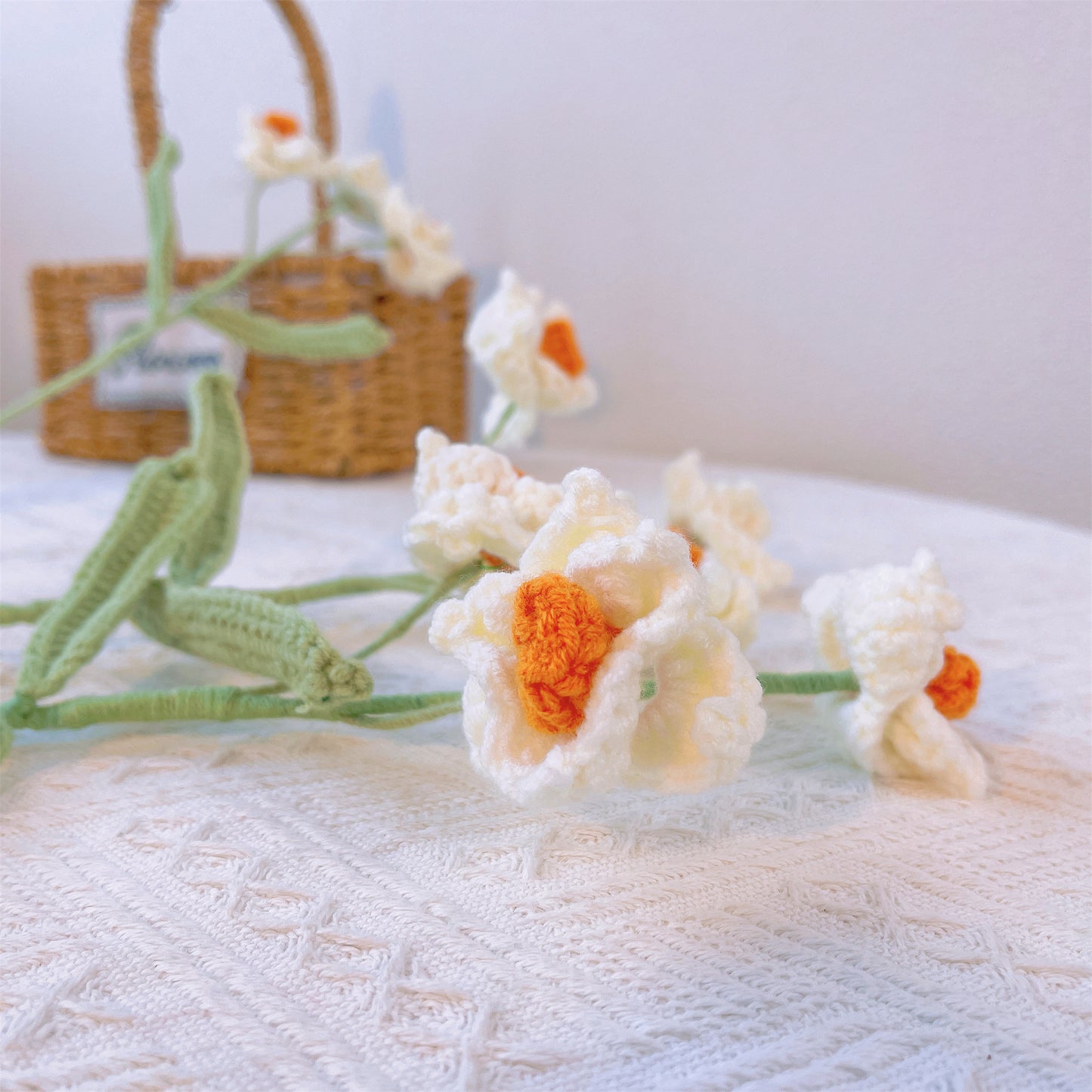 Golden Memories: Handcrafted Crochet Narcissus Stake for a Nostalgic Garden Decor