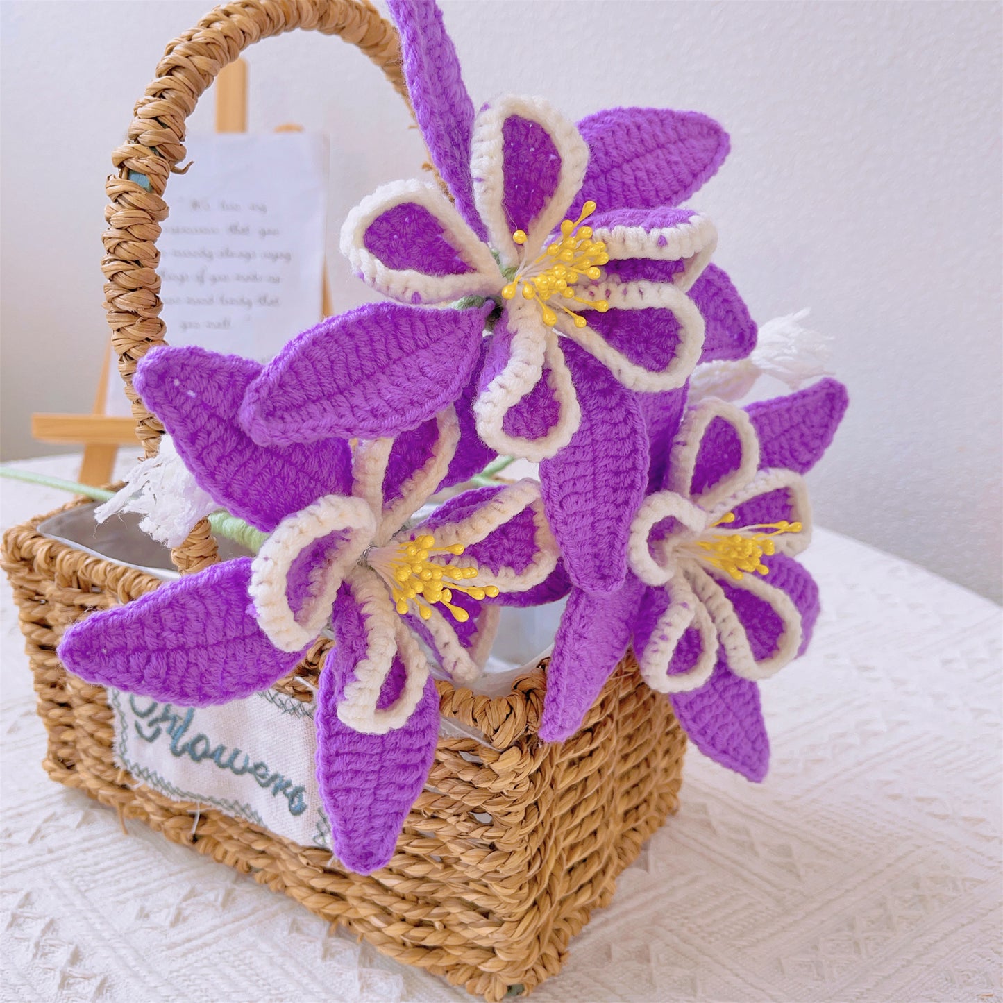 Bouquet fabriqué à la main de violettes violettes, mois de naissance de février, arrangement floral d'anniversaire prêt à offrir