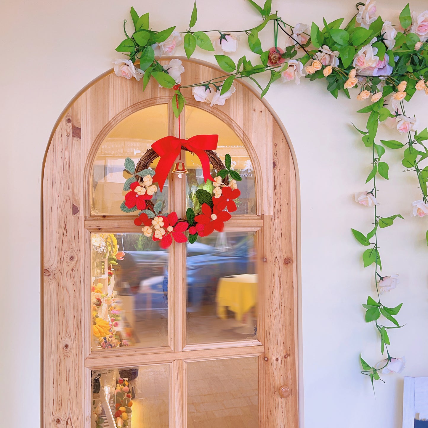 Couronne de guirlande de poinsettia au crochet festive pour décorations de Noël - Décoration de porte, pièce maîtresse de Noël