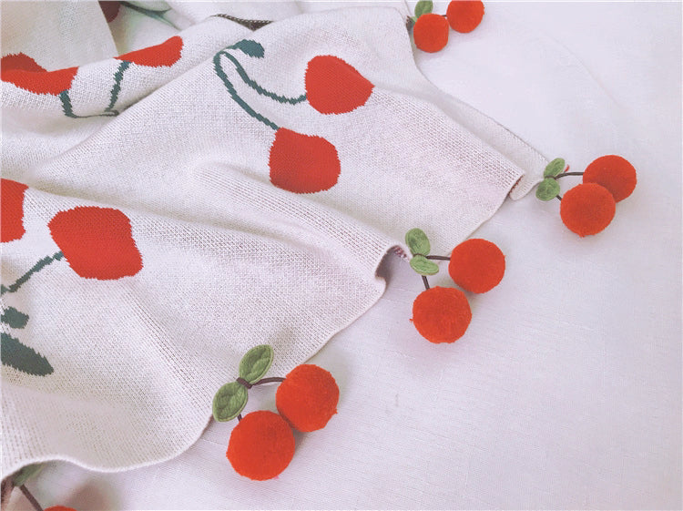 Gewebte Strickdecke aus Bio-Baumwolle mit Erdbeer-/Kirschfeldmuster