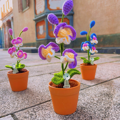 Handgefertigte gehäkelte Schmetterlings-Orchideenpflanze – realistische Kunstblume – einzigartige Wohndekoration – Pflanzenliebhaber – handgefertigt – Phalaenopsi – einzelner Stiel