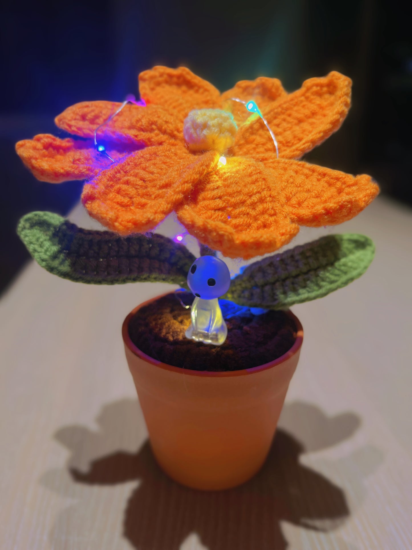 Pot de fleur Gesang au crochet fait à la main - Décoration intérieure unique, fausse plante réaliste, cadeau parfait pour les amateurs de plantes