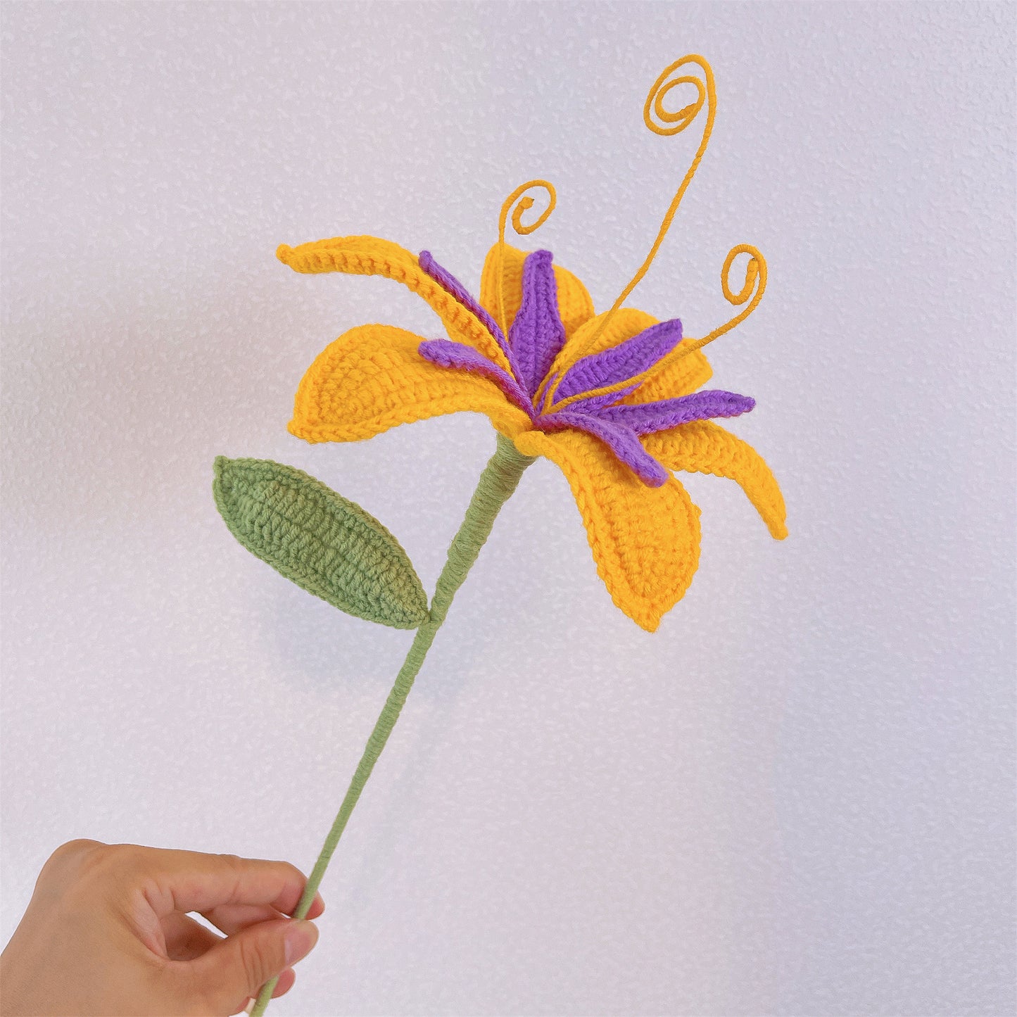 Gehäkelter Sonnentropfen-Chamäleon-Blumenstrauß