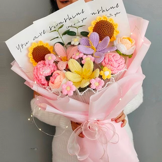 Bouquet d’éclat printanier au crochet fait à la main - Assortiment vibrant de roses, tournesols, bouffées, œillets et tulipes