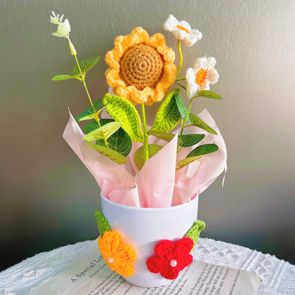 Handgefertigter, gehäkelter dekorativer Blumentopf – einzigartiger und eleganter Akzent als Osterdeko für das Zuhause (inklusive Übertopf)