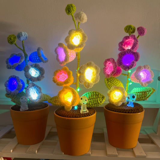Plante de muguet au crochet faite à la main - Fleurs LED lumineuses - Décoration intérieure unique - Cadeau parfait pour les amateurs de plantes - Fil fabriqué à la main