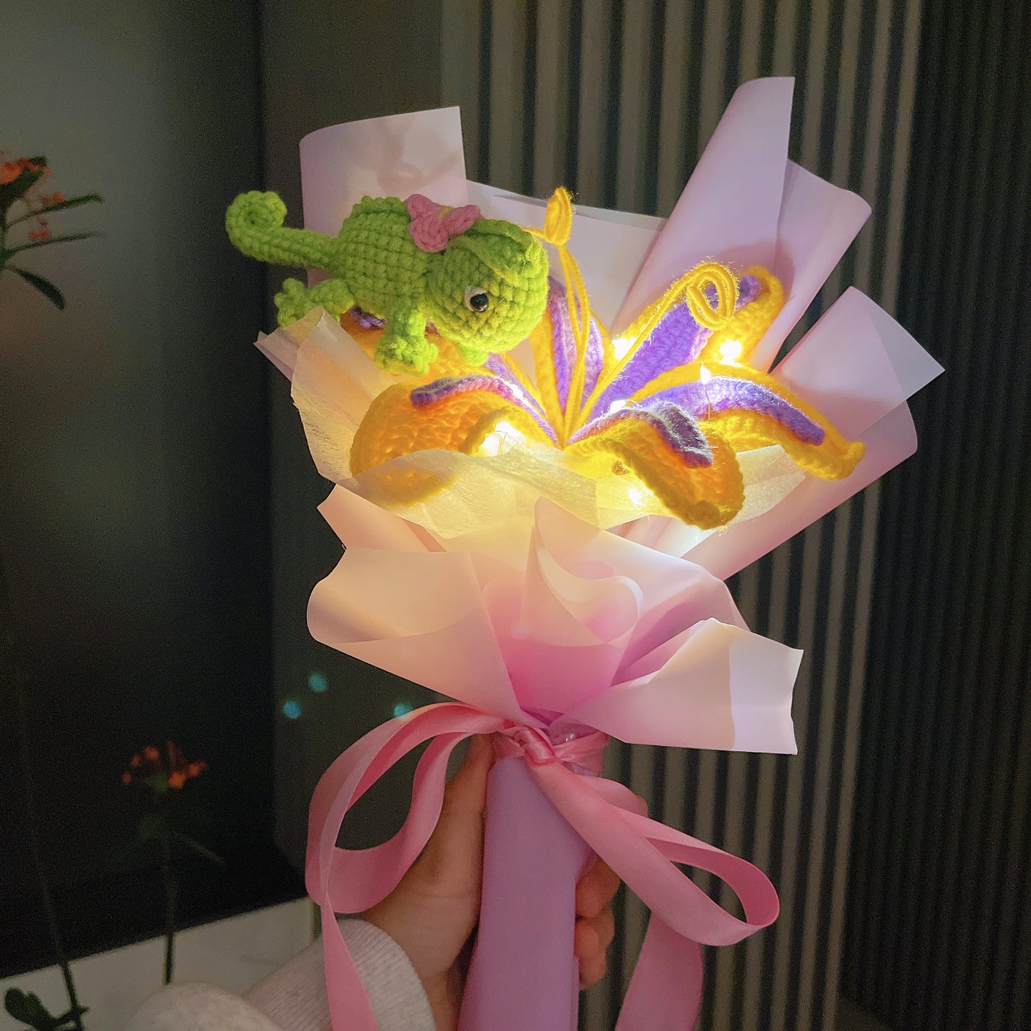Bouquet de piquet de fleur de caméléon Sundrop au crochet