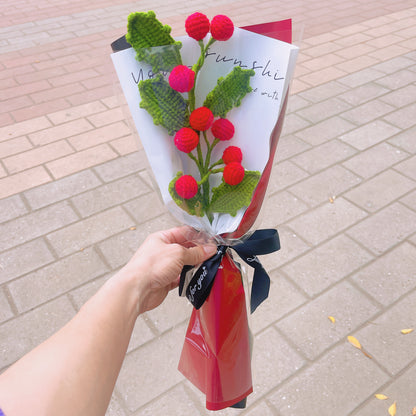 Bouquet de fleurs de houx du mois de naissance de décembre - Arrangement floral de Noël d’anniversaire crocheté à la main avec emballage festif