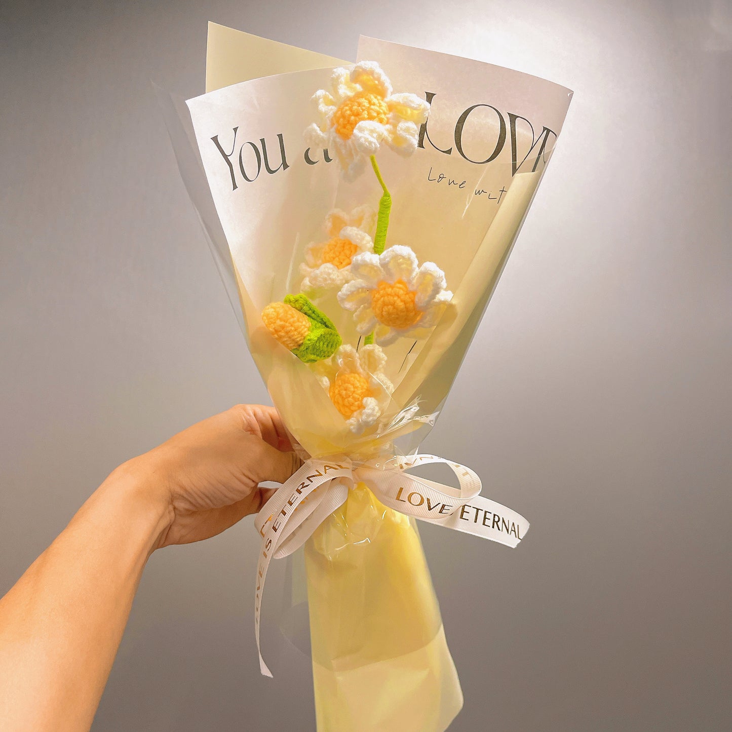 Bouquet de chrysanthème du mois de naissance de novembre - Arrangement floral d’anniversaire de maman à tige unique crocheté à la main Célébration surprise
