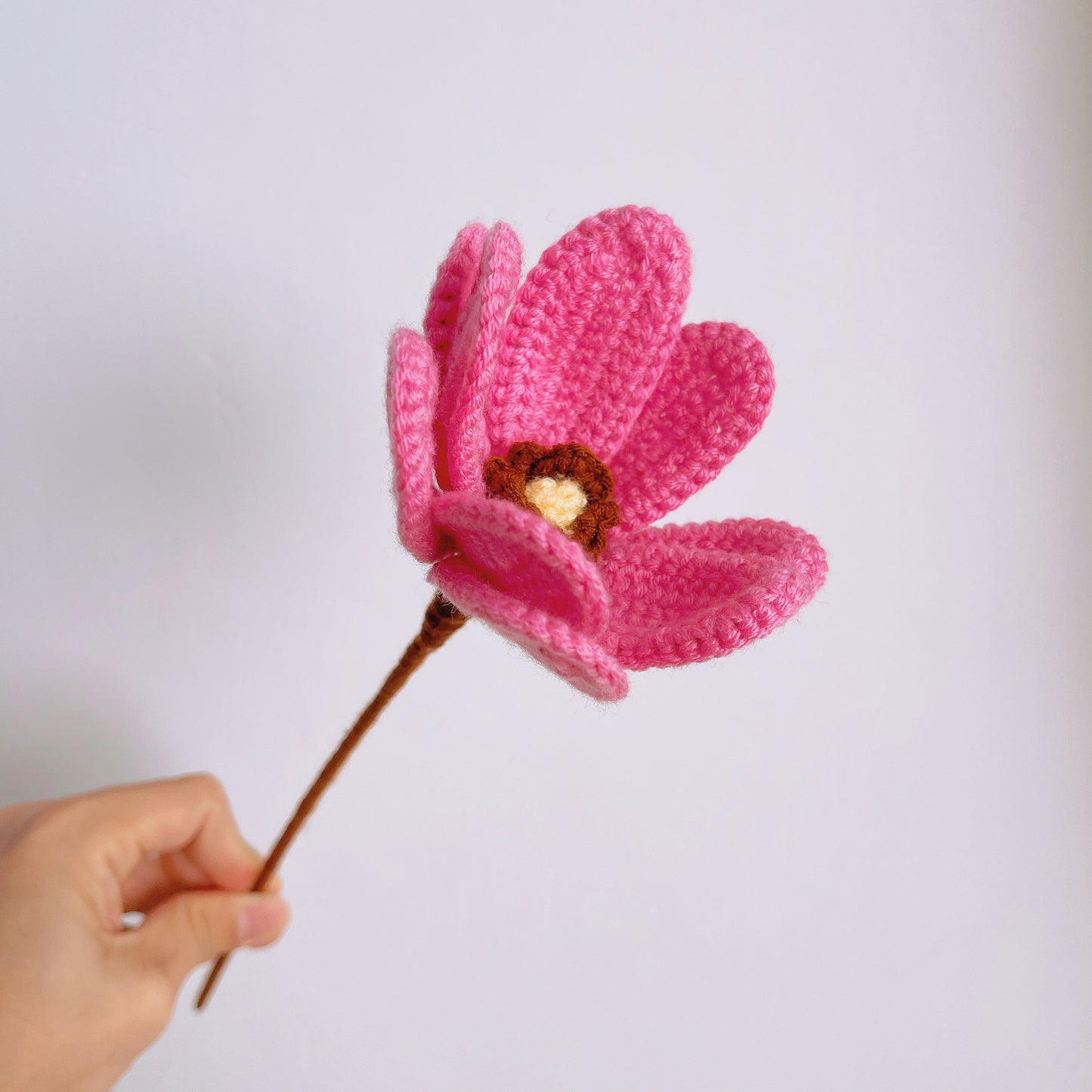 Bouquet de fleurs personnifié au crochet, fait à la main, d'inspiration vintage, avec jasmin, magnolia et lys