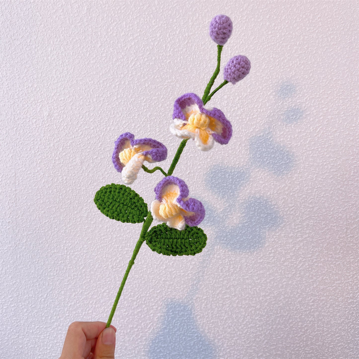 Orchideenstrauß zum Geburtsmonat August – handgefertigter, hakenförmiger Einzelstiel, Blumengeschenk zum Geburtstag und Jahrestag für im August geborene Lieben