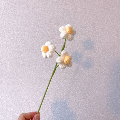 Délice au crochet fleuri : un bouquet de tournesols, de roses, de tulipes et plus encore