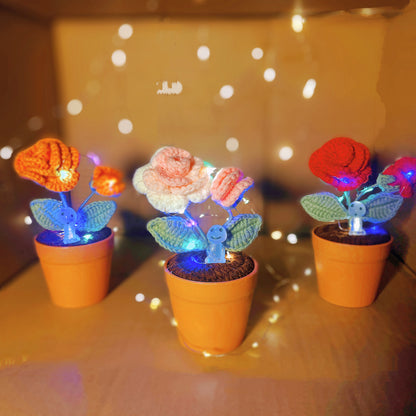 Handgefertigte gehäkelte Rosenpflanze – realistische Kunstblume – einzigartige Wohndekoration – perfektes Geschenk für Pflanzenliebhaber – handgefertigt – Vatertagsgeschenk 2024