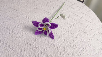 Bouquet fabriqué à la main de violettes violettes, mois de naissance de février, arrangement floral d'anniversaire prêt à offrir