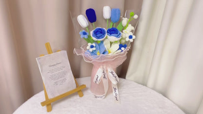 Bouquet de sérénité océanique au crochet fait à la main - Bouquet de roses bleues, pied d'alouette, tulipes et marguerites