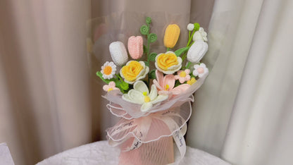Magnifique bouquet de soleil doux au crochet fait à la main avec des roses, des tulipes, des lys, de l'eucalyptus et plus encore - Parfait pour la Saint-Valentin, la fête des mères ou toute autre occasion