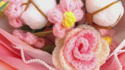 Pétales chuchotants : Bouquet de fleurs au crochet fait à la main - Joli rose pastel - Tournesols, nuages ​​gonflés, roses en boule de coton et plus encore