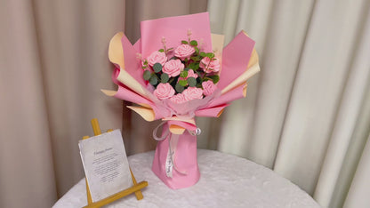 Bouquet de prospérité rose au crochet fait à la main - 9 roses immaculées - Un symbole d’élégance et d’amour